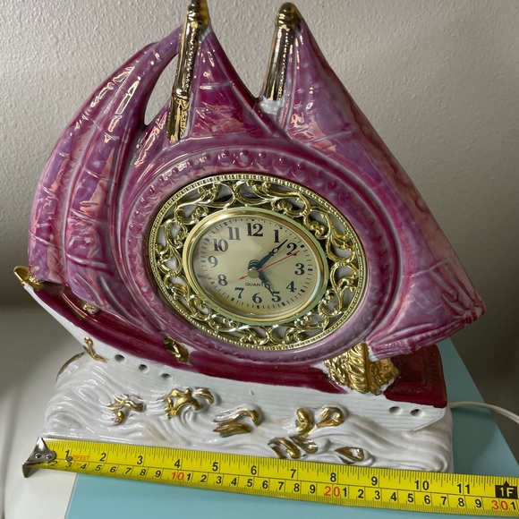 1950s Porcelain Pink Iredescent Nautical Sailboat Wave Base Tabletop Clock Light - Picture 2 of 16